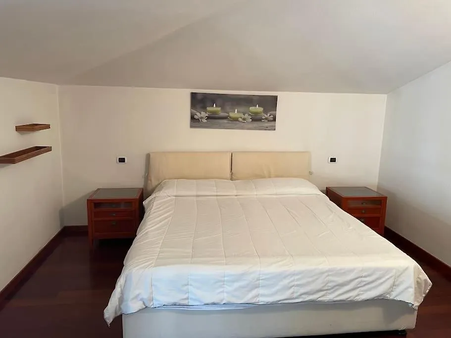 Lägenhet Attico Fronte Lago Con Vista Mozzafiato Sirmione Italien